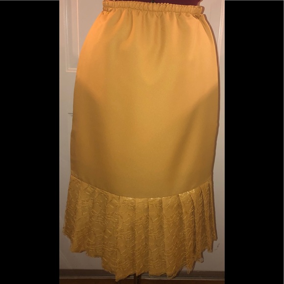 Skirt - Picture 1 of 3